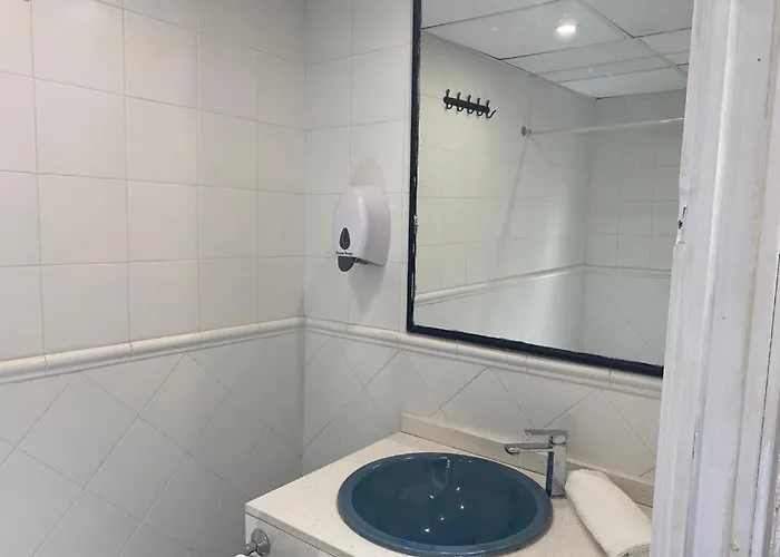 Sitgesnextdoor Nocleg ze śniadaniem 3*